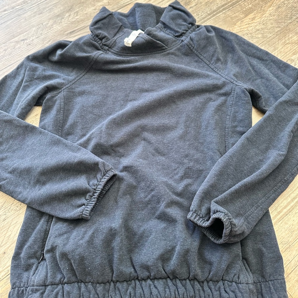 Lululemon sweatshirt
